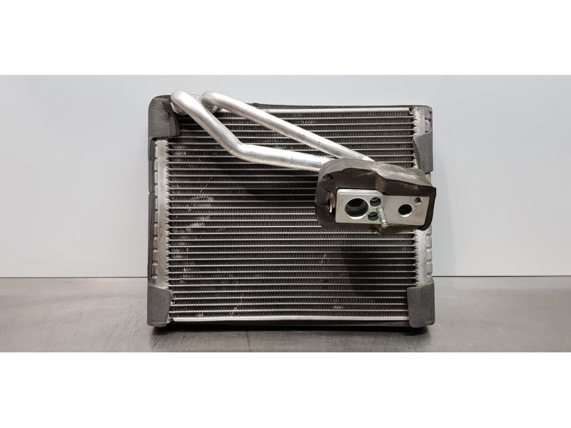 Recambio de evaporador aire acondicionado para jeep renegade limited 4x2 referencia OEM IAM 77368557  