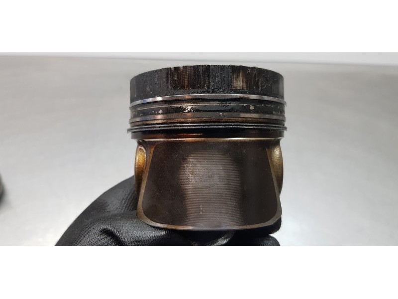 Recambio de biela para seat leon st (5f8) reference referencia OEM IAM 04L107065A001 04L105401A  Recambio de biela para seat leon st (5f8) reference referencia OEM IAM 04L107065A001 04L105401A