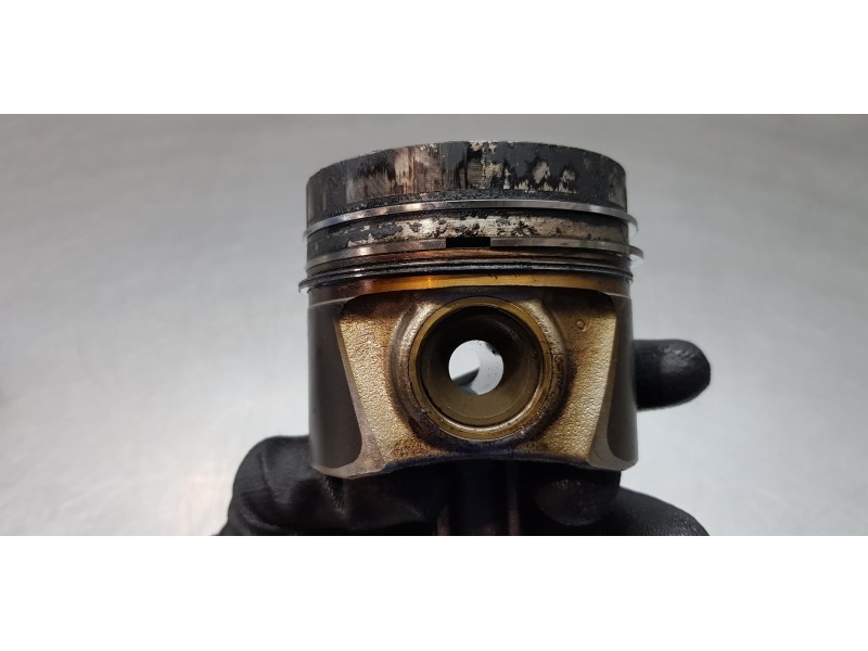 Recambio de biela para seat leon st (5f8) reference referencia OEM IAM 04L107065A001 04L105401A  Recambio de biela para seat leon st (5f8) reference referencia OEM IAM 04L107065A001 04L105401A