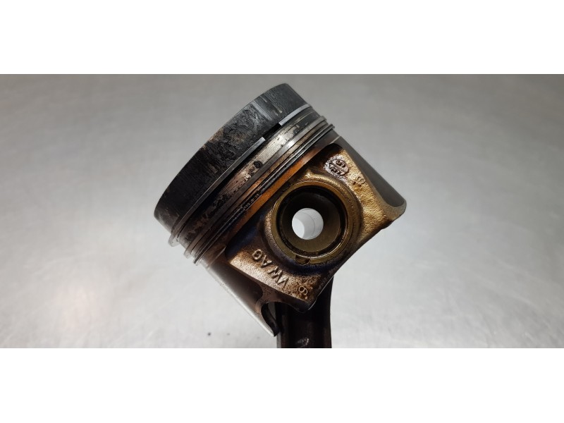 Recambio de biela para seat leon st (5f8) reference referencia OEM IAM 04L107065A001 04L105401A  Recambio de biela para seat leon st (5f8) reference referencia OEM IAM 04L107065A001 04L105401A