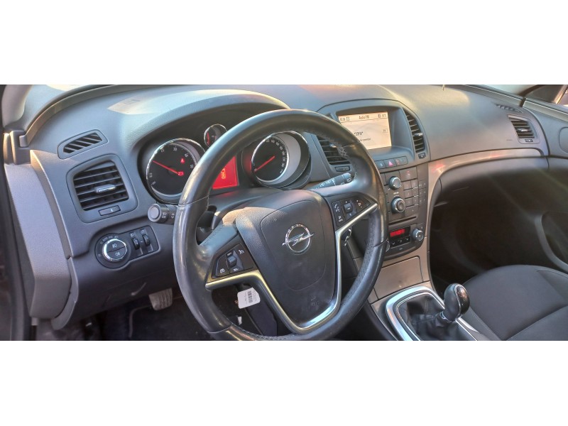 opel insignia berlina del año 2013