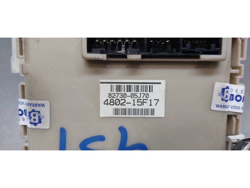 Recambio de caja reles / fusibles para toyota avensis touring sports executive referencia OEM IAM 8273005J70  