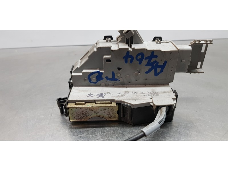 Recambio de cerradura puerta trasera derecha para citroen c4 berlina exclusive referencia OEM IAM 9138N5  