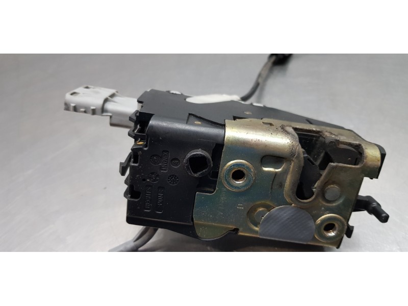 Recambio de cerradura puerta trasera derecha para citroen c4 berlina exclusive referencia OEM IAM 9138N5  