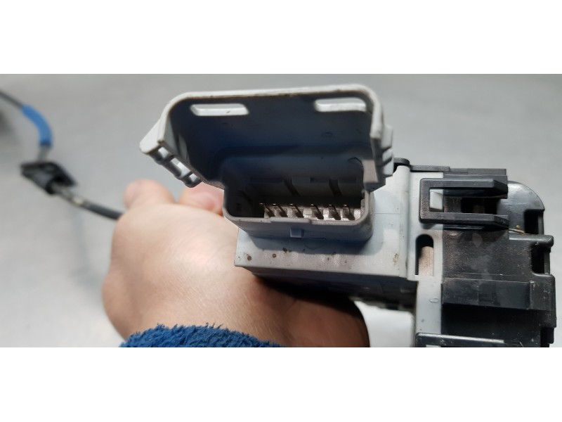 Recambio de cerradura puerta trasera derecha para citroen c4 berlina exclusive referencia OEM IAM 9138N5  