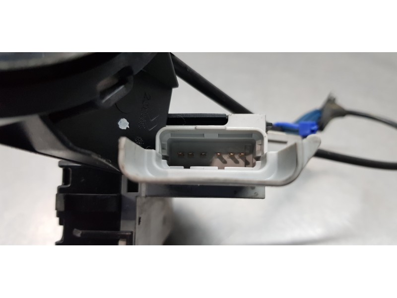 Recambio de cerradura puerta trasera izquierda para citroen c4 berlina exclusive referencia OEM IAM 9137K6 9681337180 