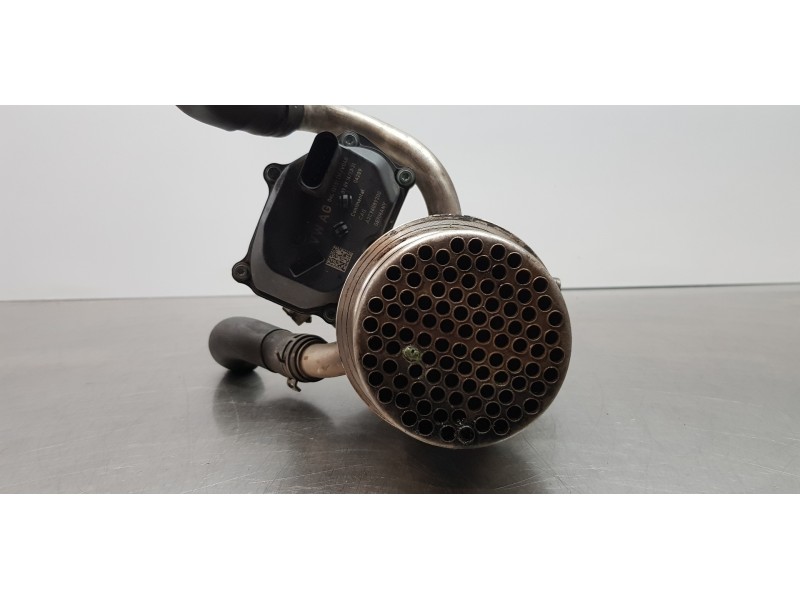 Recambio de enfriador egr para seat leon st (5f8) reference referencia OEM IAM 04L131512D 04L131501M  Recambio de enfriador egr para seat leon st (5f8) reference referencia OEM IAM 04L131512D 04L131501M