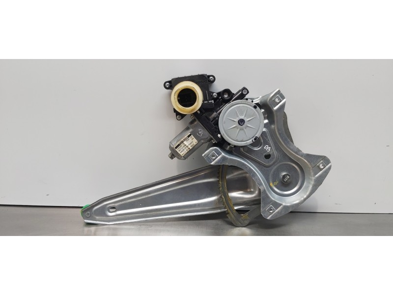 Recambio de elevalunas trasero derecho para toyota avensis touring sports executive referencia OEM IAM 6983005131 8571005061 