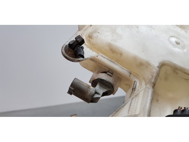 Recambio de deposito limpia para bmw serie 1 berlina (e81/e87) 118d referencia OEM IAM 61677238667   Recambio de deposito limpia para bmw serie 1 berlina (e81/e87) 118d referencia OEM IAM 61677238667