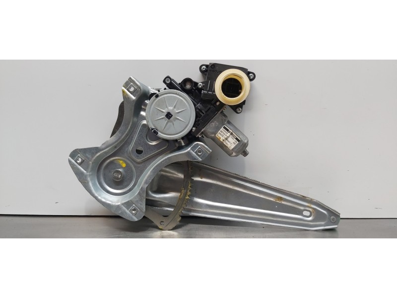 Recambio de elevalunas trasero izquierdo para toyota avensis touring sports executive referencia OEM IAM 6984005131 8570102010 