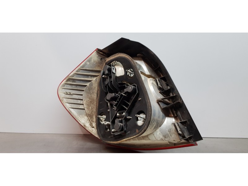 Recambio de piloto trasero derecho para bmw serie 1 berlina (e81/e87) 118d referencia OEM IAM 63216924502   Recambio de piloto trasero derecho para bmw serie 1 berlina (e81/e87) 118d referencia OEM IAM 63216924502