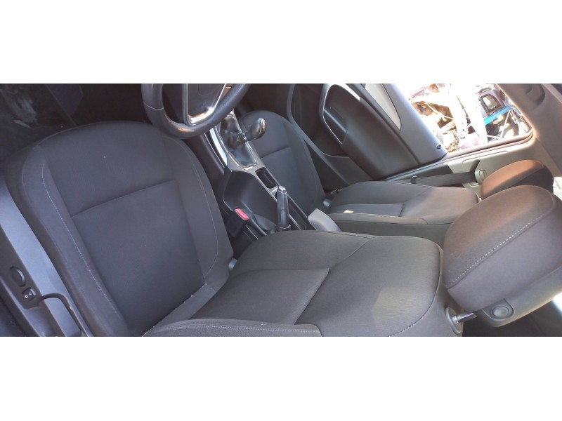 opel insignia berlina del año 2013