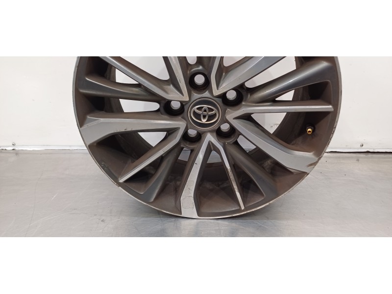 Recambio de llanta para toyota avensis touring sports executive referencia OEM IAM 4261105370  