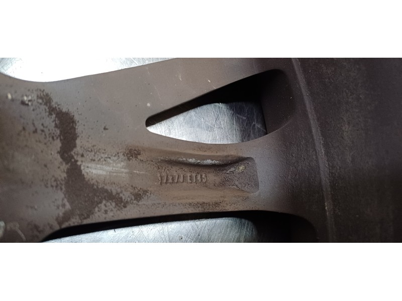 Recambio de llanta para toyota avensis touring sports executive referencia OEM IAM 4261105370  