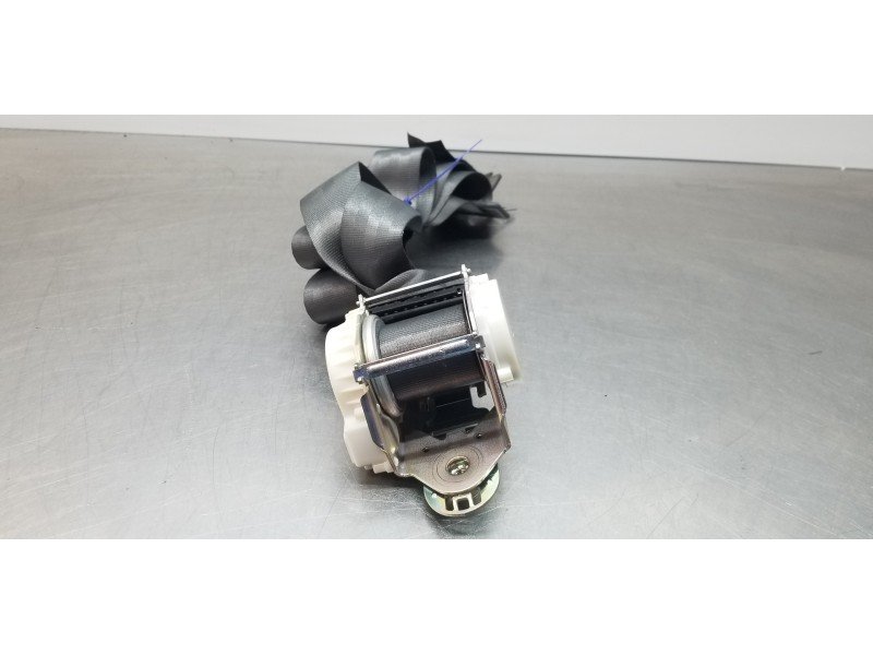 Recambio de cinturon seguridad trasero derecho para renault clio iii expression referencia OEM IAM 8200683953  