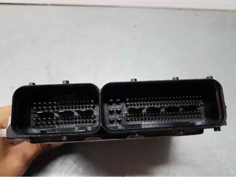 Recambio de centralita motor uce para opel zafira tourer expression referencia OEM IAM 0281031379  