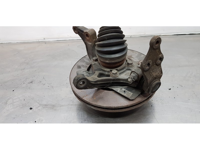 Recambio de mangueta delantera izquierda para hyundai i30 (gd) klass referencia OEM IAM 51715A6000  