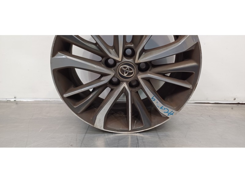 Recambio de llanta para toyota avensis touring sports executive referencia OEM IAM 4261105370  