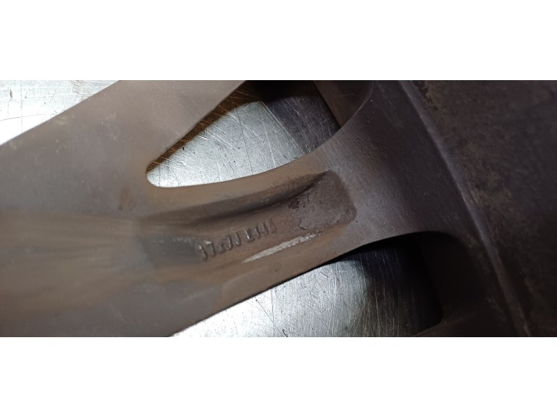 Recambio de llanta para toyota avensis touring sports executive referencia OEM IAM 4261105370  