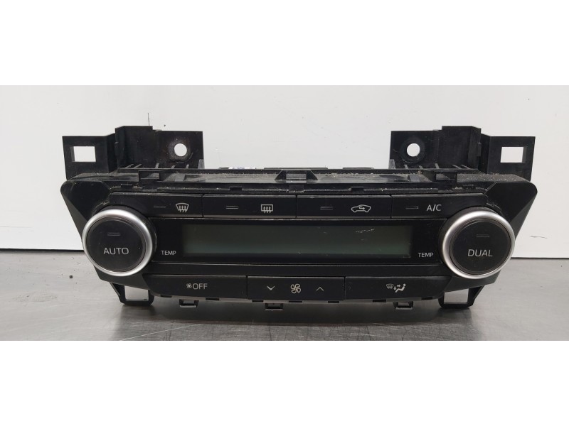 Recambio de mando climatizador para toyota avensis touring sports executive referencia OEM IAM 5590005630  