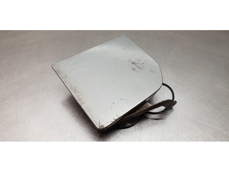 Recambio de tapa exterior combustible para nissan nv 200 (m20) kombi comfort referencia OEM IAM 78830JX00B   Recambio de tapa exterior combustible para nissan nv 200 (m20) kombi comfort referencia OEM IAM 78830JX00B