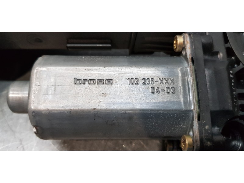 Recambio de motor elevalunas delantero derecho para audi a4 berlina (8e) 2.4 referencia OEM IAM 8E1959802   Recambio de motor elevalunas delantero derecho para audi a4 berlina (8e) 2.4 referencia OEM IAM 8E1959802