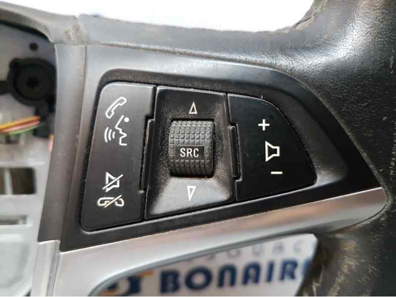Recambio de volante para opel zafira tourer expression referencia OEM IAM 13351029  