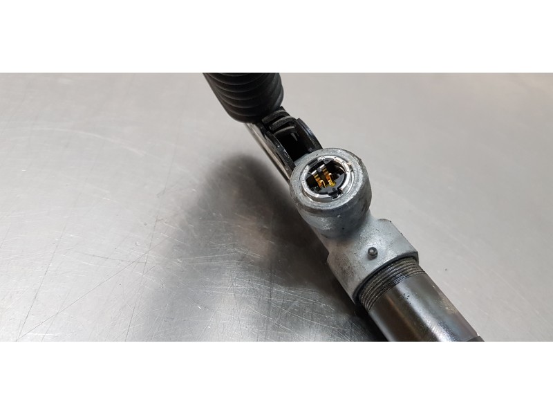 Recambio de pretensor airbag derecho para bmw serie 3 berlina (e46) 318i referencia OEM IAM 8257788  