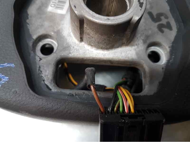 Recambio de volante para opel zafira tourer expression referencia OEM IAM 13351029  