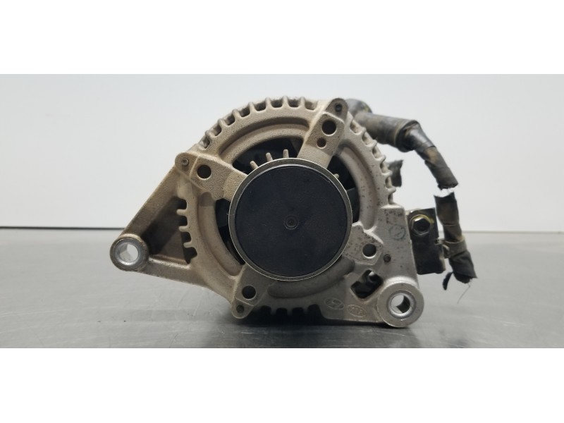 Recambio de alternador para hyundai tucson tl referencia OEM IAM 373002A700  