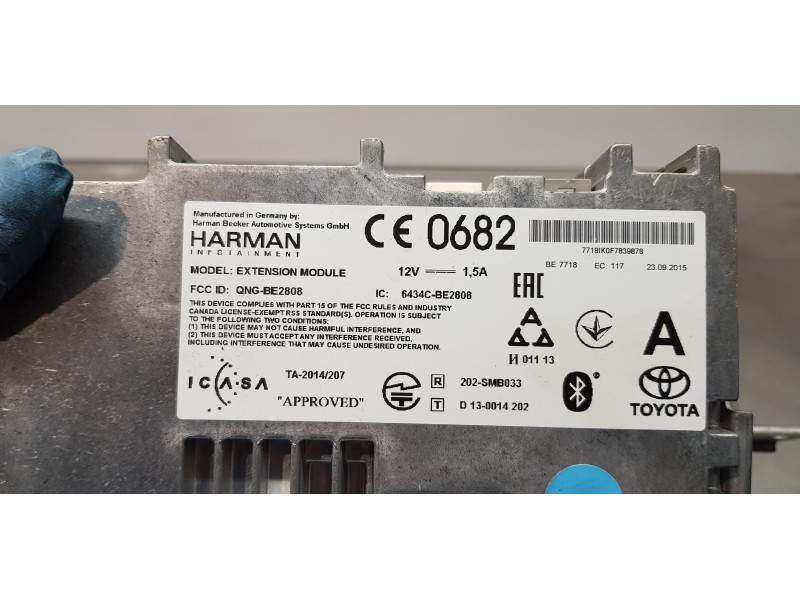 Recambio de pantalla multifuncion para toyota avensis touring sports executive referencia OEM IAM 8614005200  