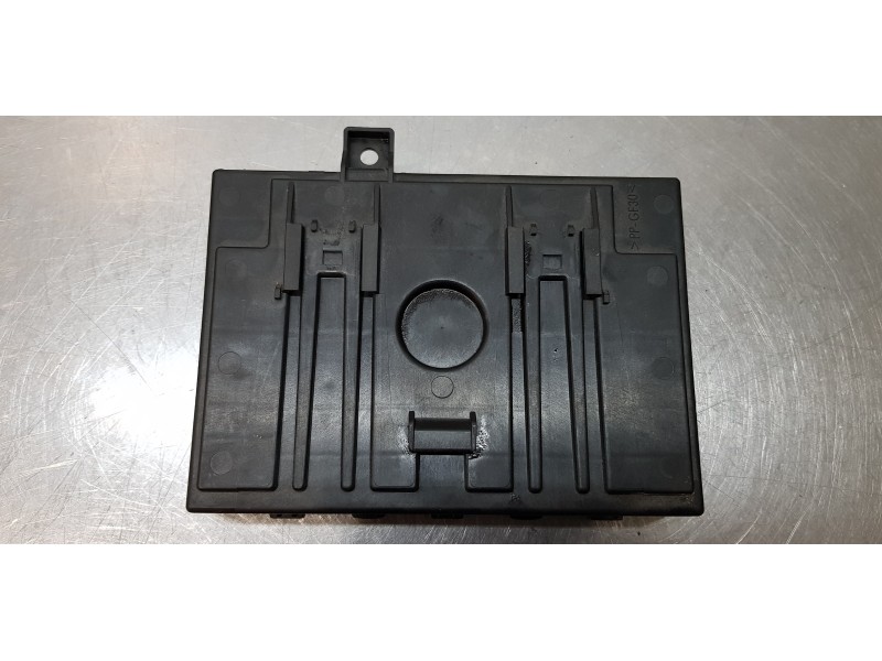 Recambio de caja reles / fusibles para ford fiesta (cb1) titanium referencia OEM IAM 8V5115K600   Recambio de caja reles / fusibles para ford fiesta (cb1) titanium referencia OEM IAM 8V5115K600