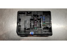 Recambio de caja reles / fusibles para nissan primastar cerrada referencia OEM IAM 284B77542R  