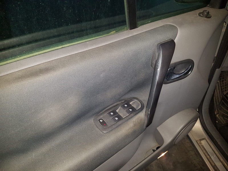 renault scenic ii del año 2005