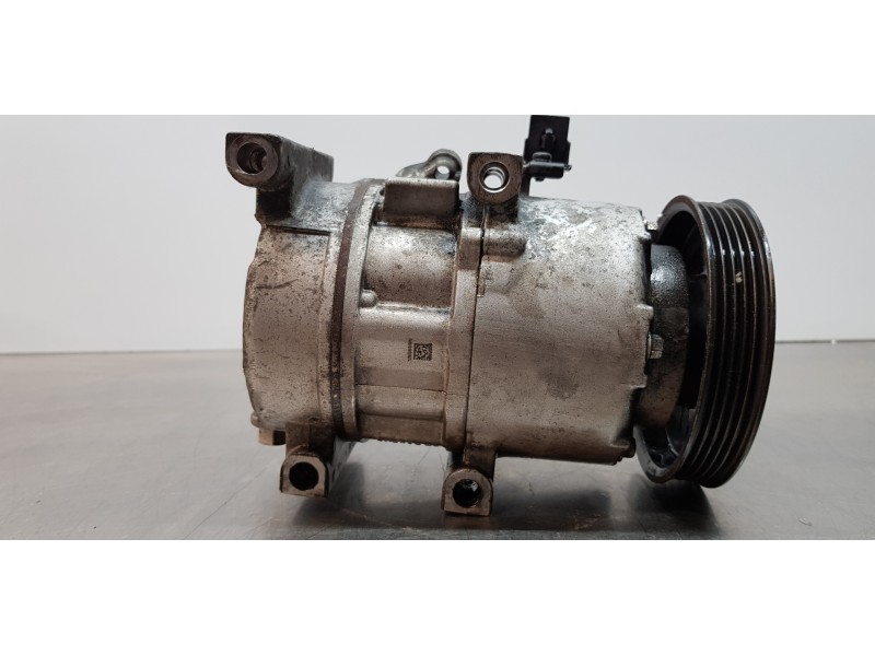 Recambio de compresor aire acondicionado para kia carens ( ) basic referencia OEM IAM 97701A4500   Recambio de compresor aire acondicionado para kia carens ( ) basic referencia OEM IAM 97701A4500