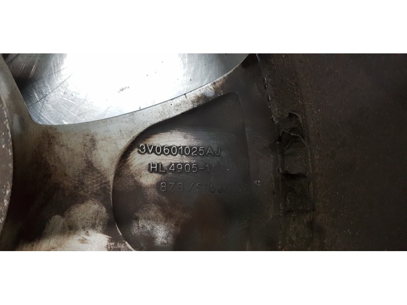 Recambio de llanta para skoda rapid active referencia OEM IAM 3V0601025AJ  