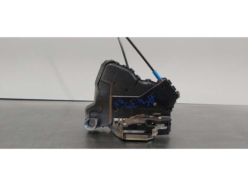 Recambio de cerradura puerta delantera derecha para toyota auris hybrid active referencia OEM IAM 6903002220  