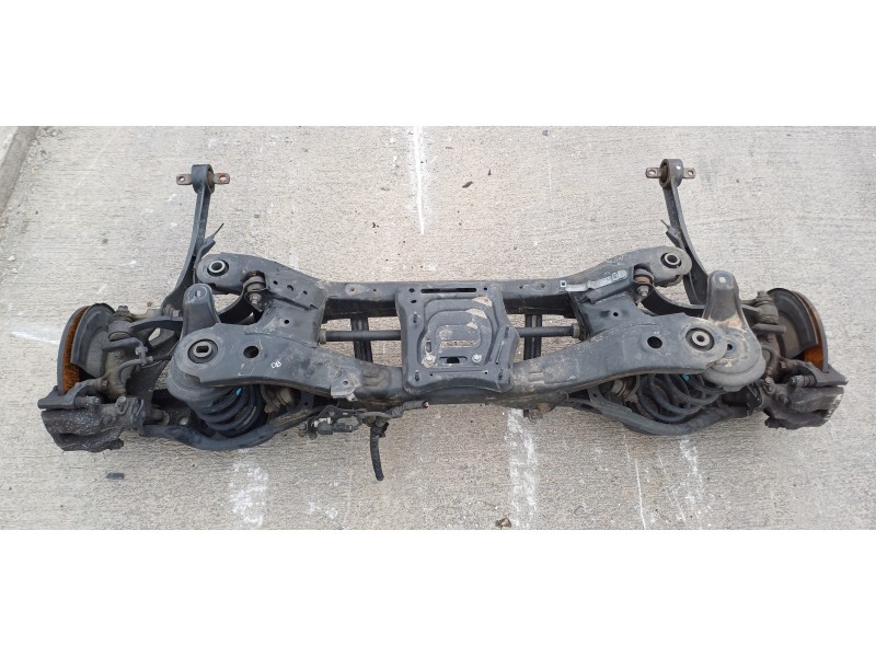 Recambio de puente trasero para toyota avensis touring sports executive referencia OEM IAM 5120605091  