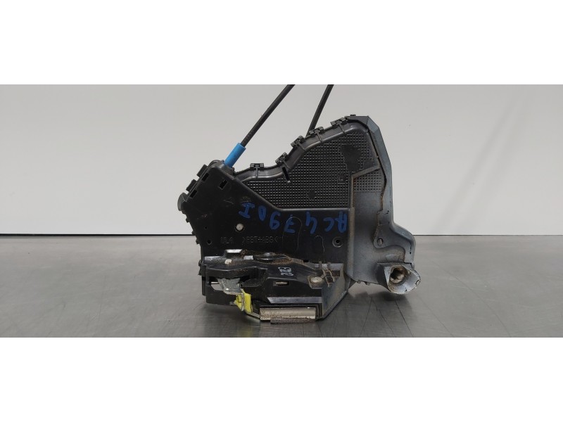 Recambio de cerradura puerta delantera izquierda para toyota auris hybrid active referencia OEM IAM 6904002210  