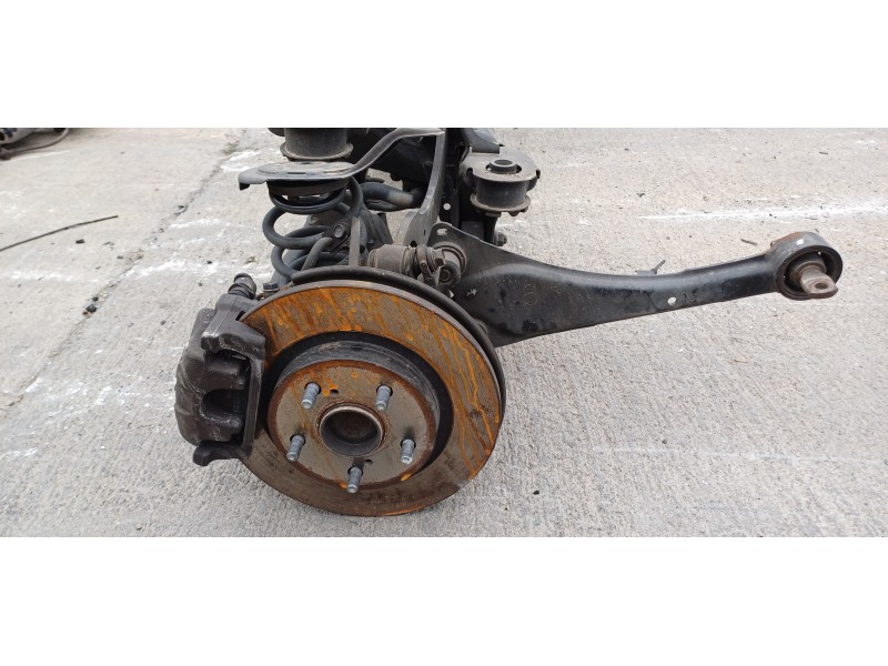 Recambio de puente trasero para toyota avensis touring sports executive referencia OEM IAM 5120605091  