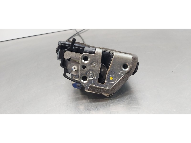 Recambio de cerradura puerta trasera derecha para toyota auris hybrid active referencia OEM IAM 6905002180   Recambio de cerradura puerta trasera derecha para toyota auris hybrid active referencia OEM IAM 6905002180