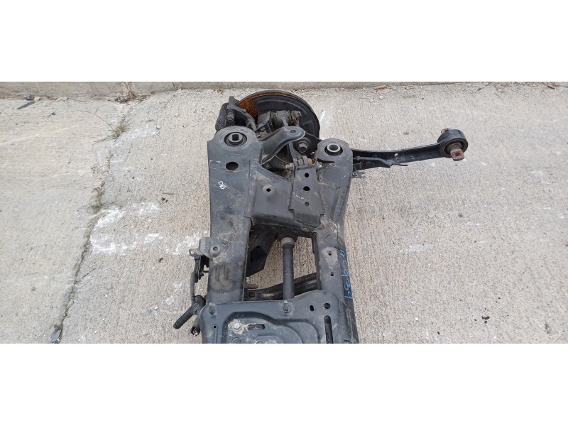 Recambio de puente trasero para toyota avensis touring sports executive referencia OEM IAM 5120605091  