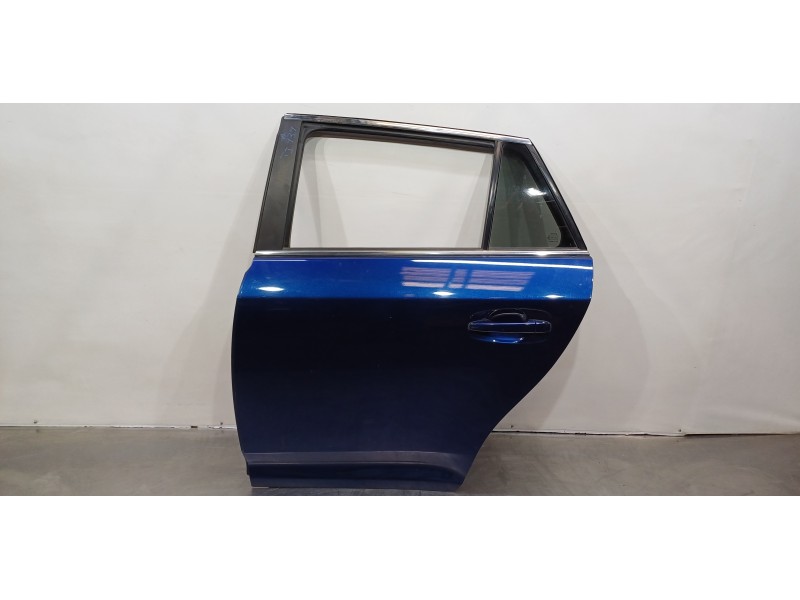 Recambio de puerta trasera izquierda para toyota avensis touring sports executive referencia OEM IAM 6700405180  