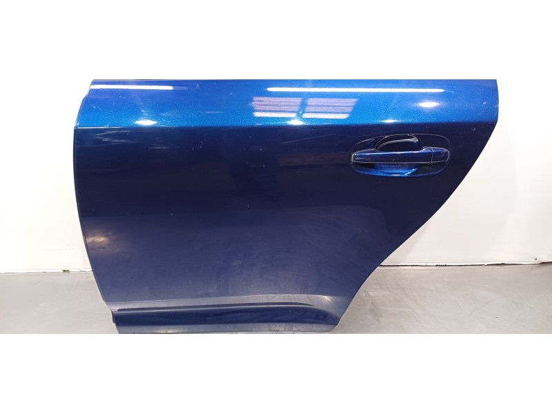 Recambio de puerta trasera izquierda para toyota avensis touring sports executive referencia OEM IAM 6700405180  