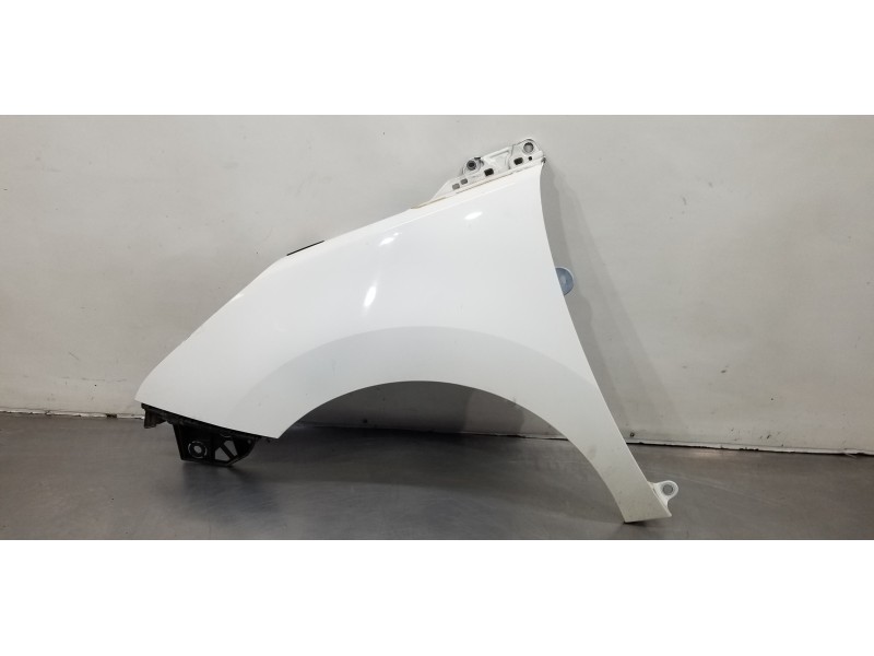 Recambio de aleta delantera izquierda para peugeot 5008 allure referencia OEM IAM 7840Y7  