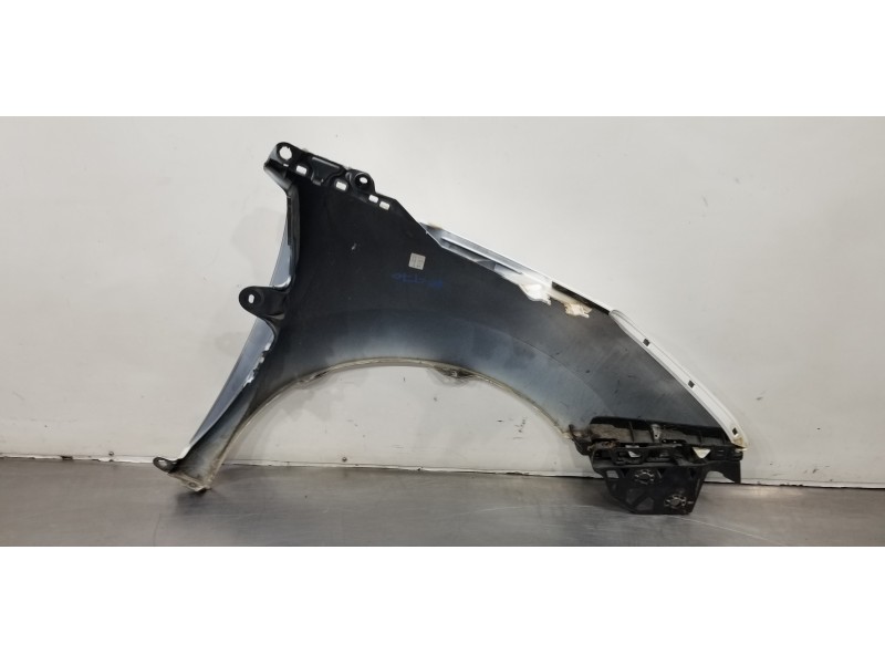 Recambio de aleta delantera izquierda para peugeot 5008 allure referencia OEM IAM 7840Y7  