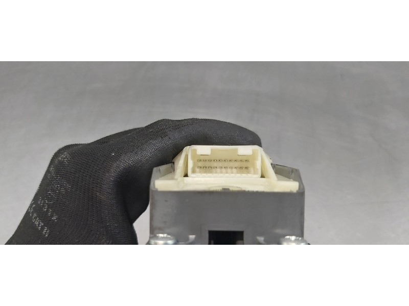 Recambio de mando elevalunas delantero izquierdo para toyota auris hybrid active referencia OEM IAM 8404002080  