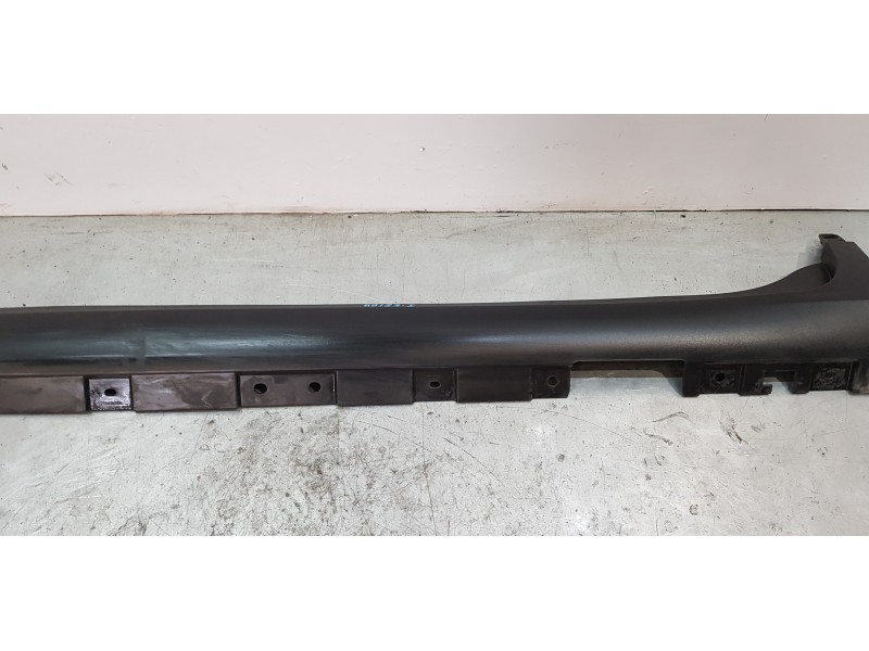 Recambio de faldon lateral para bmw x3 (f25) xdrive 20d referencia OEM IAM 51777210079  