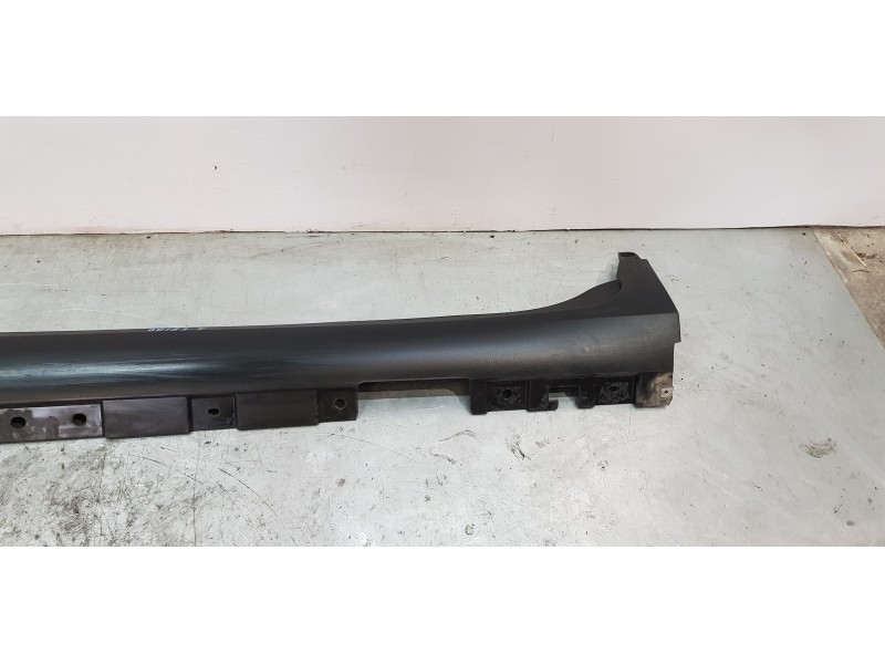 Recambio de faldon lateral para bmw x3 (f25) xdrive 20d referencia OEM IAM 51777210079  