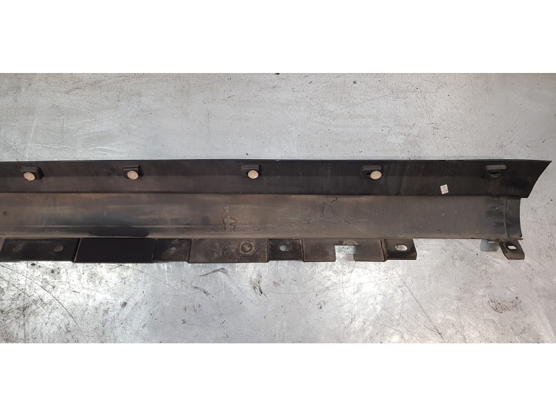 Recambio de faldon lateral para bmw x3 (f25) xdrive 20d referencia OEM IAM 51777210079  